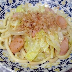 魚肉ソーセージとキャベツと玉ねぎの焼きうどん